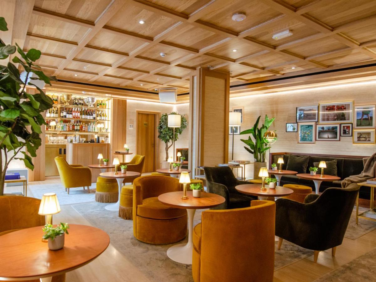 Browns Avenue Hotel Lissabon Exterior foto The Lounge at London Heathrow Airport